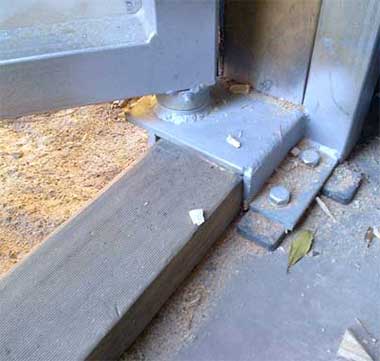 bearing hinge welded to a plate