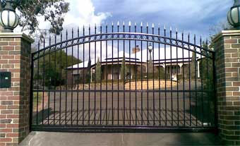 Cantilever Gate from the front