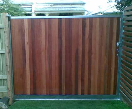 Rich timber look on a sliding gate 