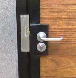 how to install a lock